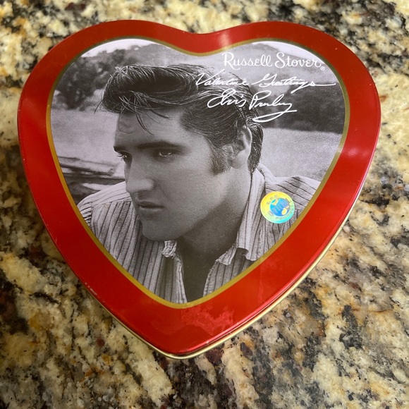 Vintage Elvis Presley 2001 Russell Stover Valentines Greetings Tin -No candy. - Picture 1 of 4